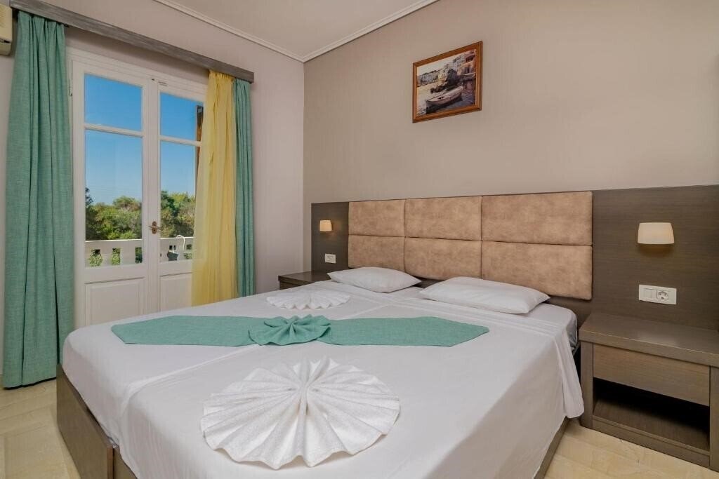 Картинка Plaka Beach Resort 3*