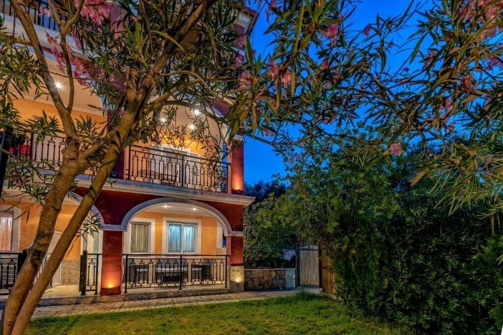 Готель Tsiolis Studios-Apartments 2*
