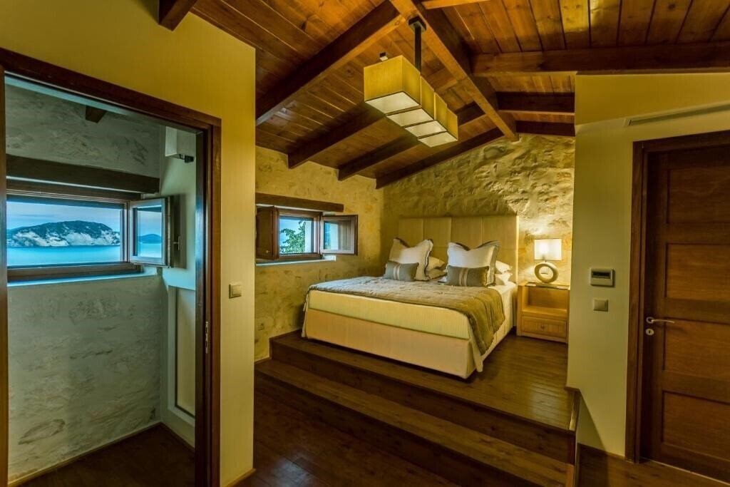 Фото Exensian Villas & Suites 4*