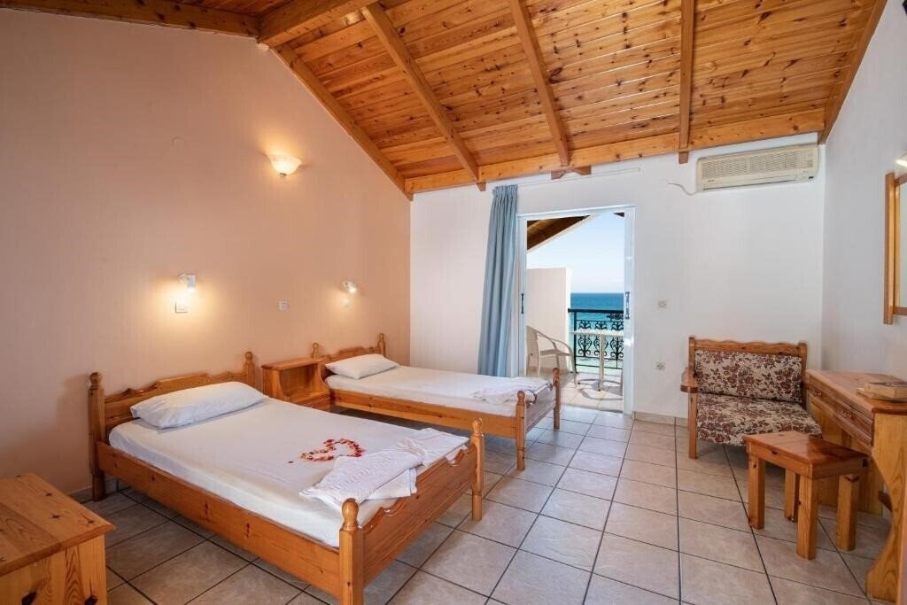 Фото Achillion Apartments & Studios 3*