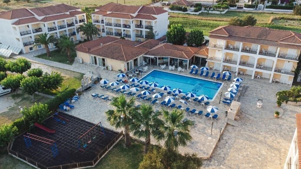 Отель Village Inn Studios & Family Apartments 3*