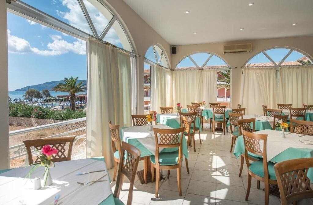 Изображение Astir Beach Hotel 3*