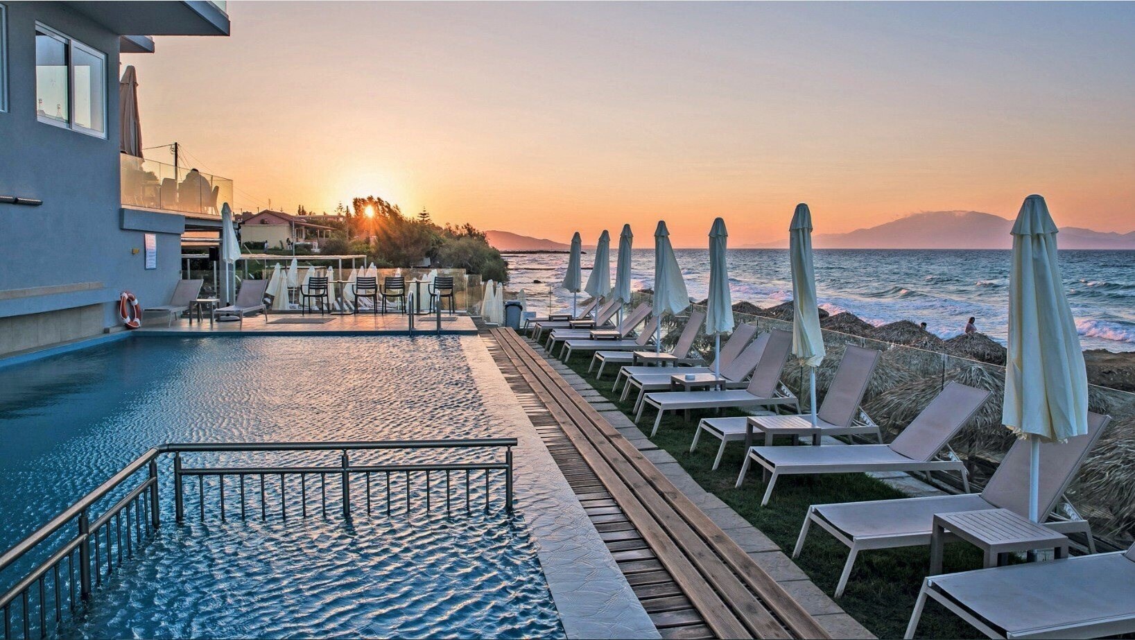 Фото Golden Coast Resort 4*