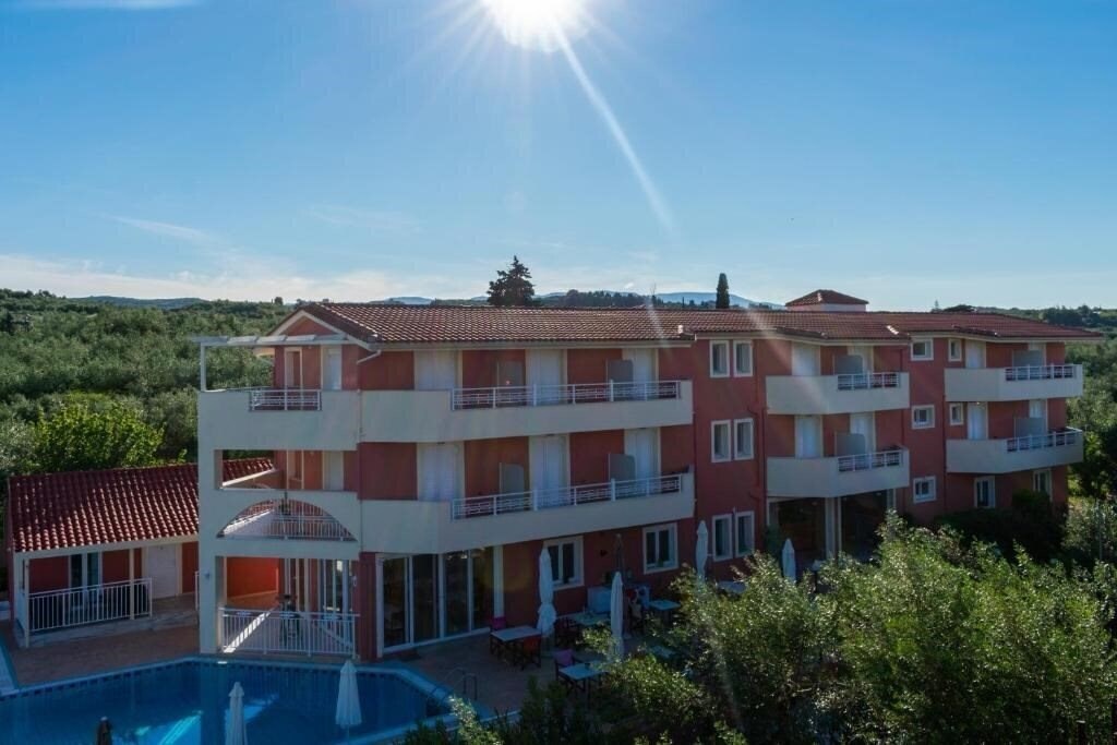 Готель Zante Pantheon 3*