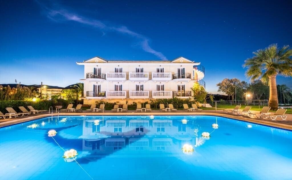 Готель Ilios Hotel 3*