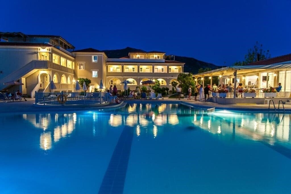 Отель Klelia Beach Hotel 3*