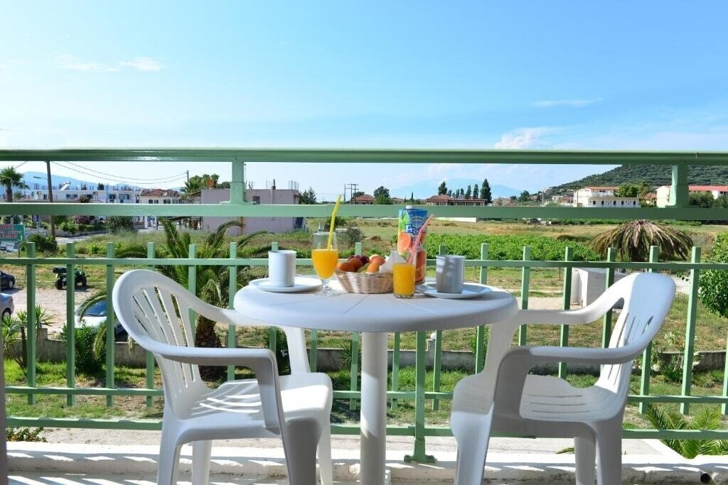 Фотографія Dennis Studios 1*