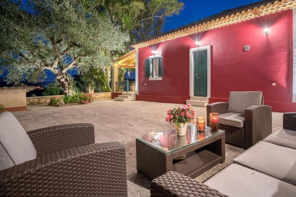 Фотография Aelia Villa 4*