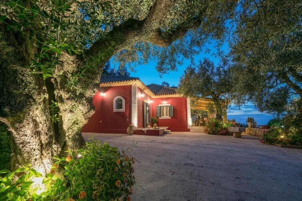 Отель Aelia Villa 4*