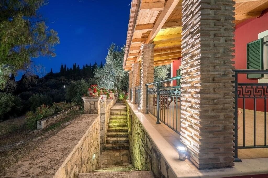 Фото Aelia Villa 4*