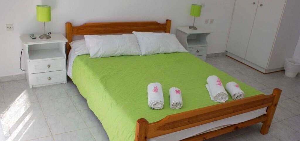 Фото Olive Grove Apts 4*