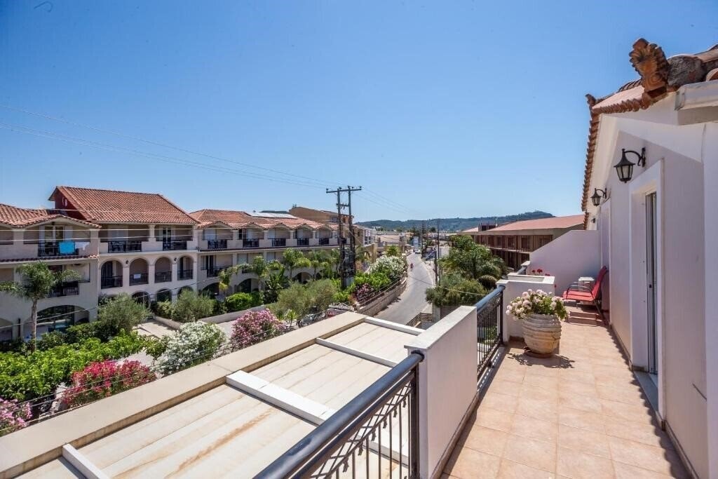 Готель Thetis Hotel 2*