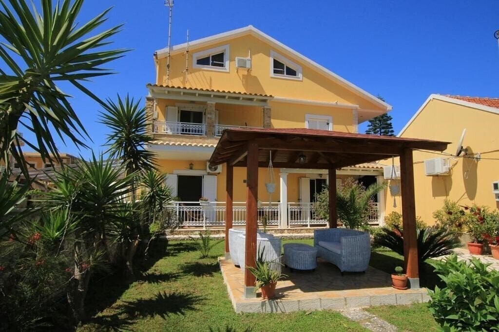 Отель Alex Studios 2*