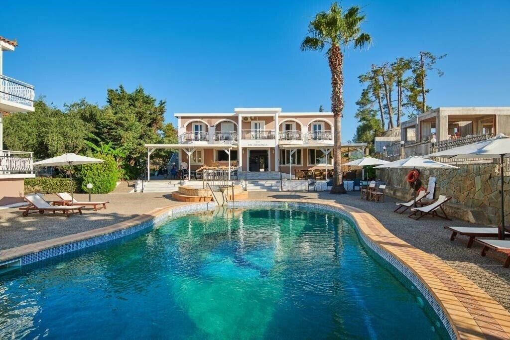 Зображення Megara 2*