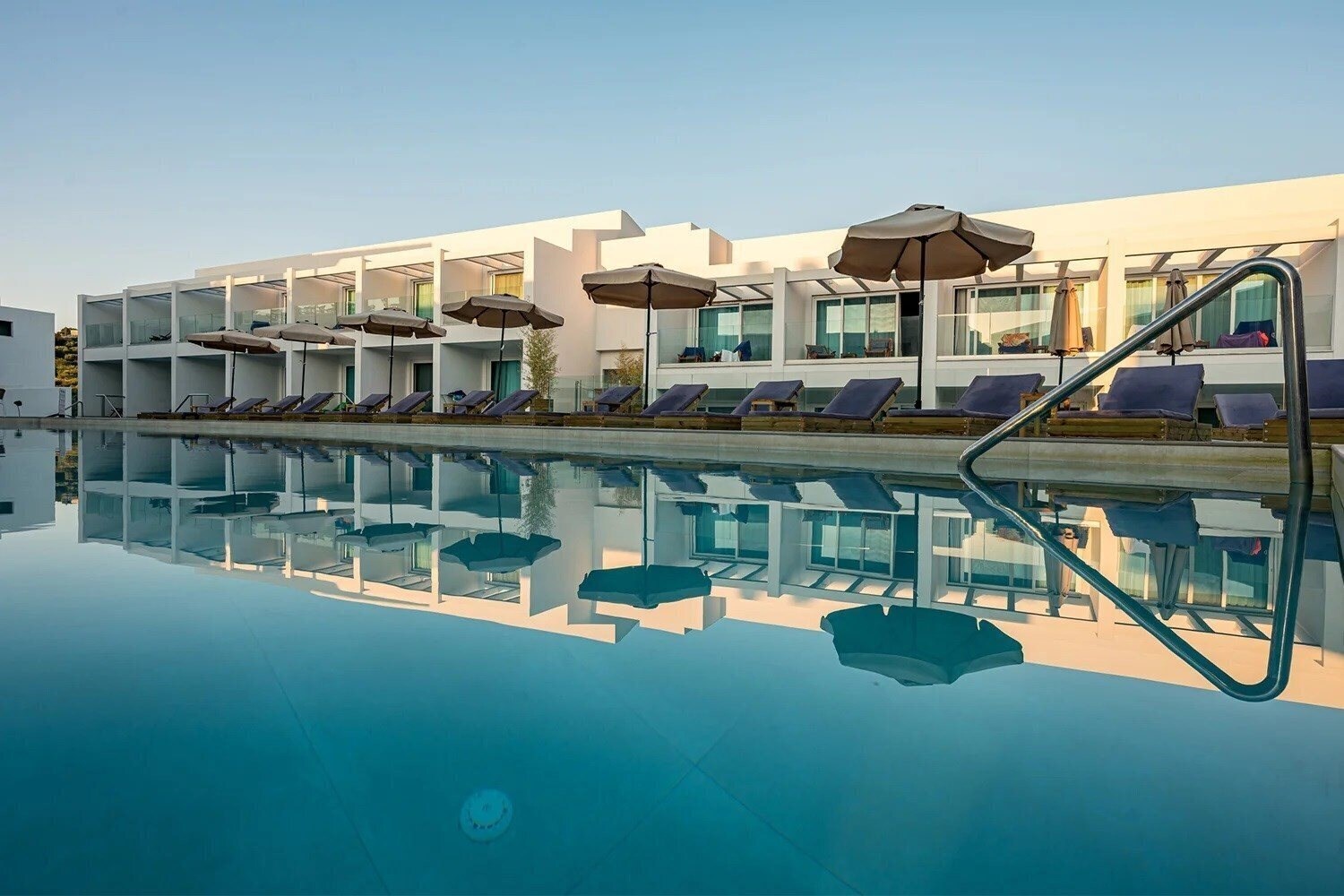 Готель Mirage Bleu Hotel 5*
