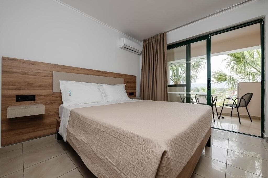 Фото Caretta Beach Resort & Waterpark 4*