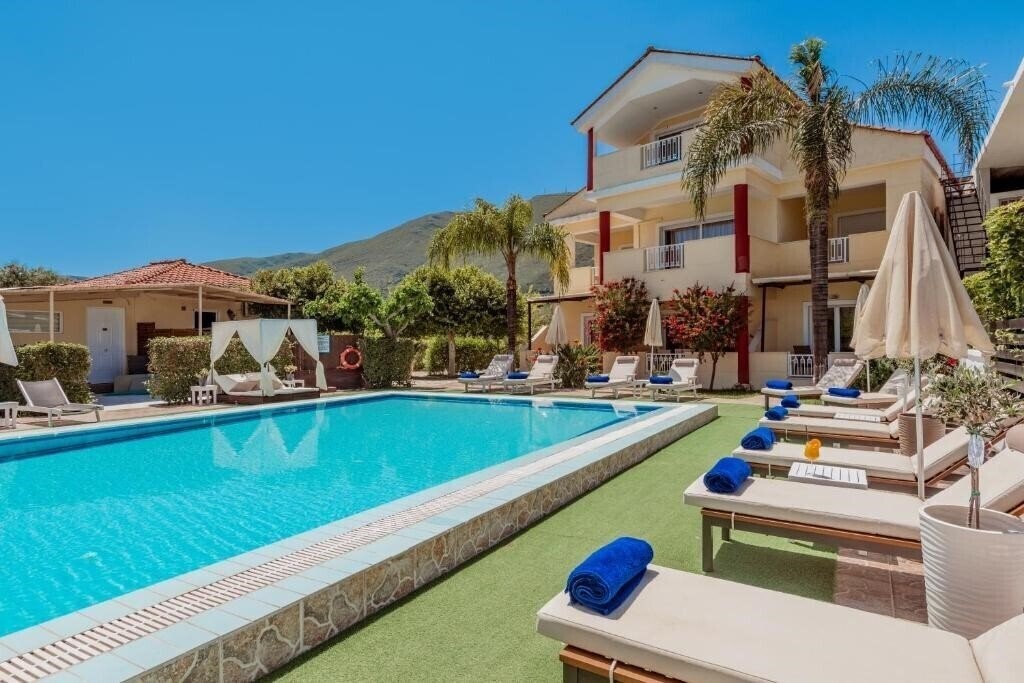 Готель Oscar Villa & Studios 4*