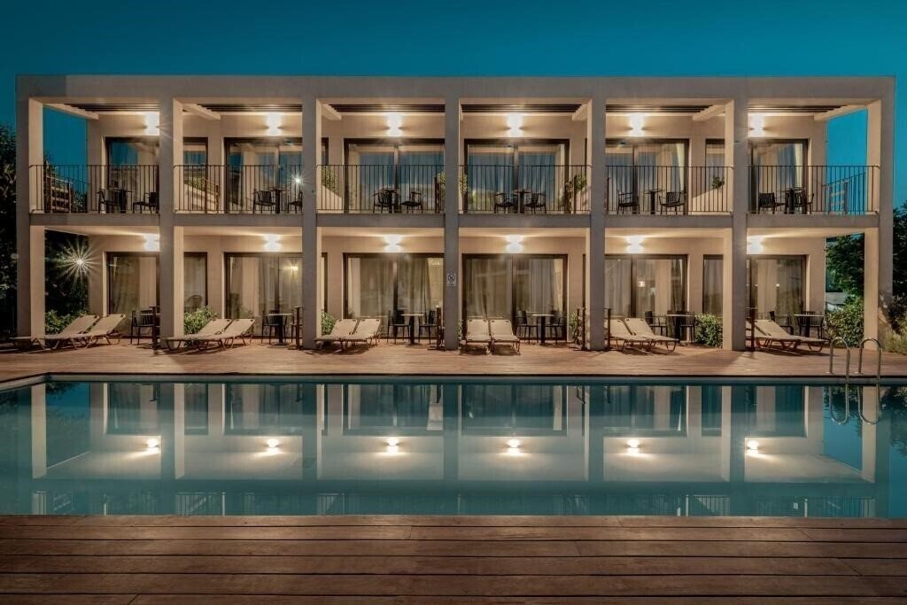 Готель New Beach 4*