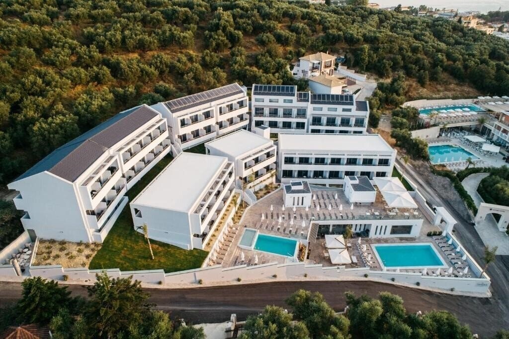 Готель Tesoro Hotel 4*