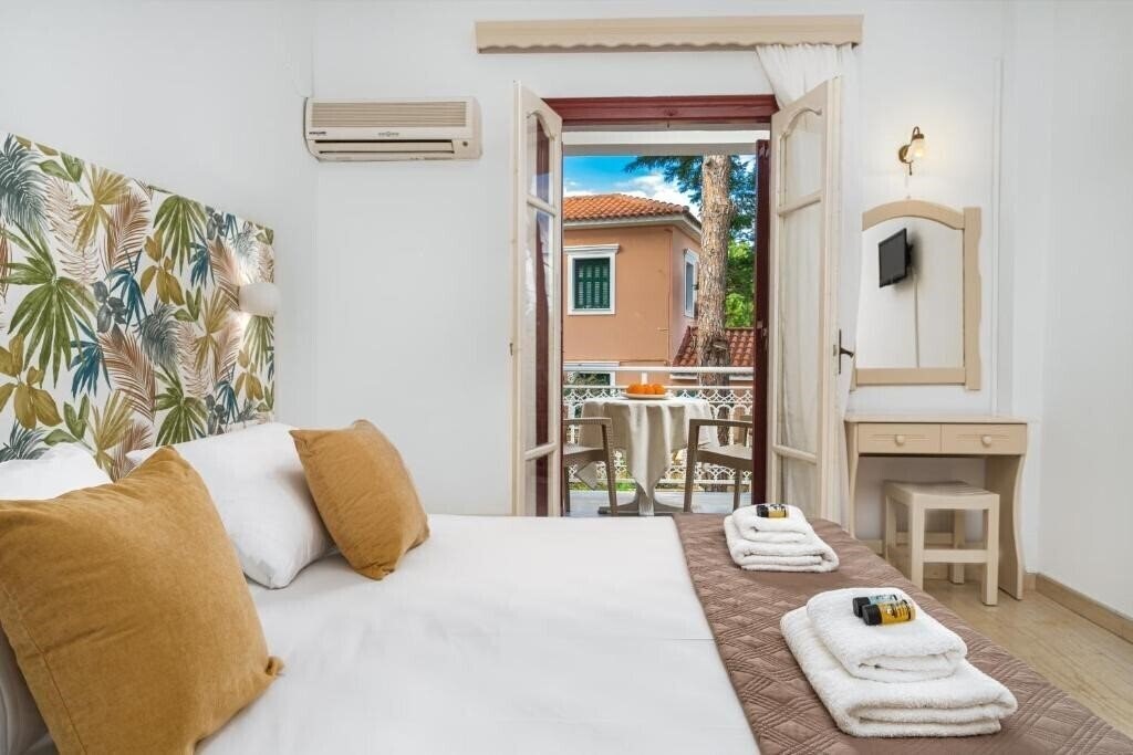 Фото Pyrgaraki Studios & Apartments 2*