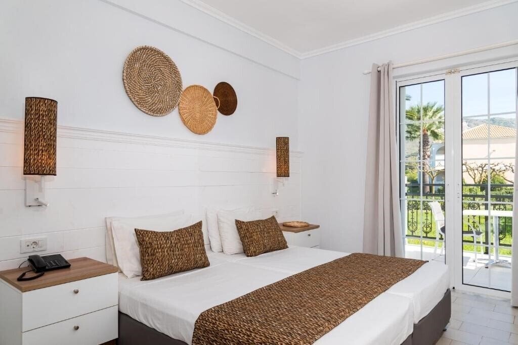 Фото Sirocco Hotel 3*