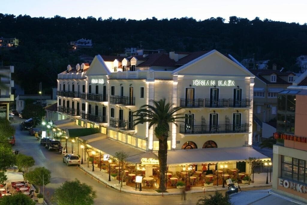 Отель Comer Ionian Palace 5*