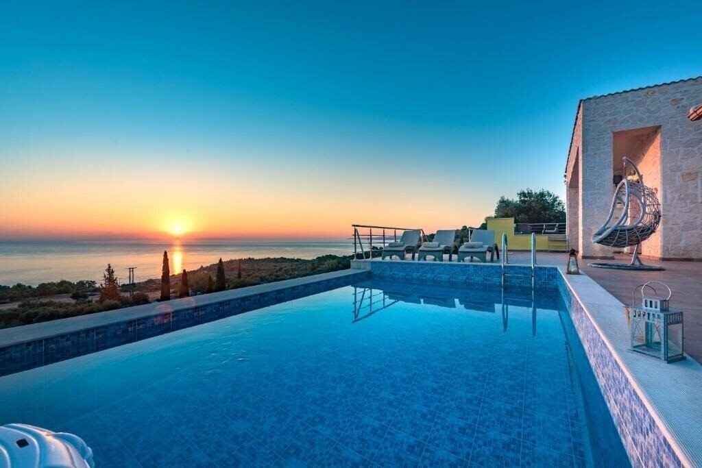 Фото Nisaki Villa 4*
