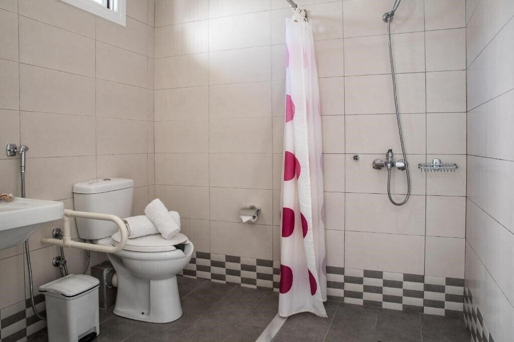Фотографія Tom & John Center 4*