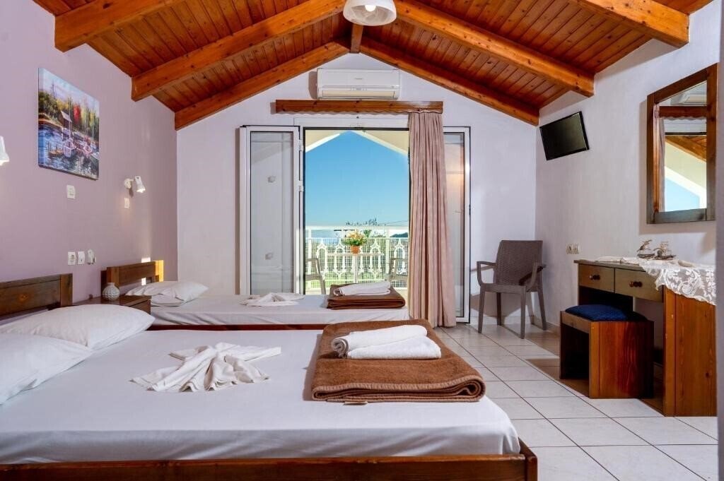 Фото Antonis Apartments Pool Bar 3*