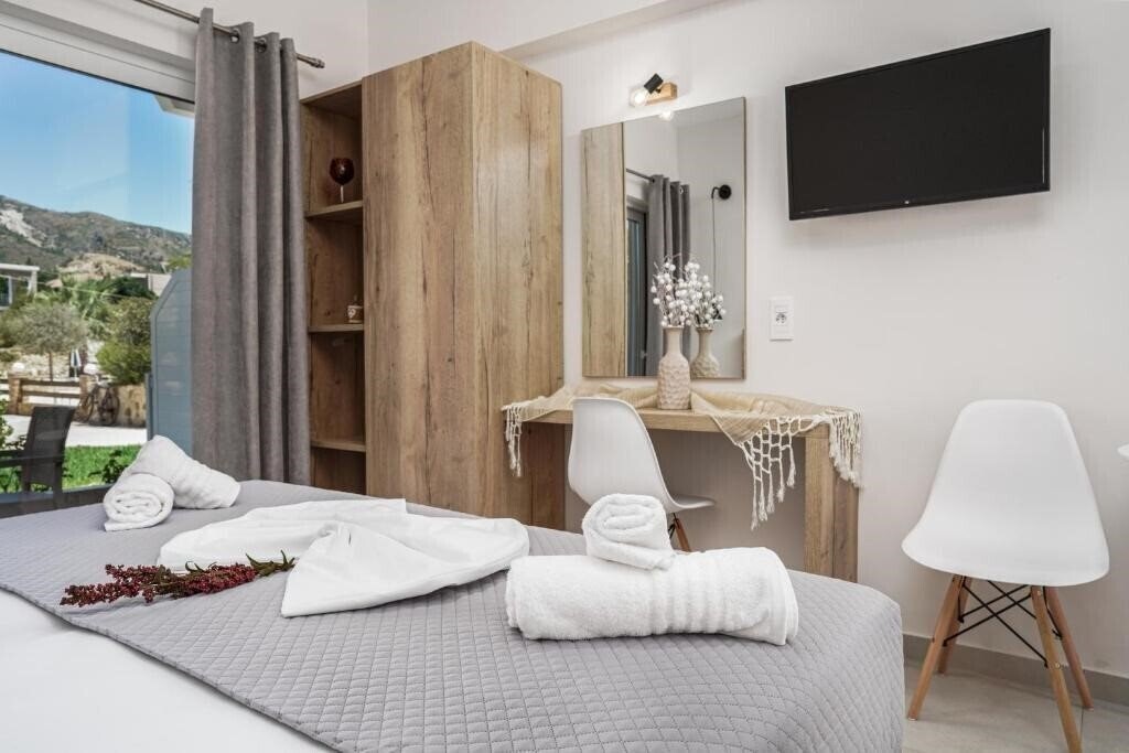 Картинка Antonis Apartments Pool Bar 3*