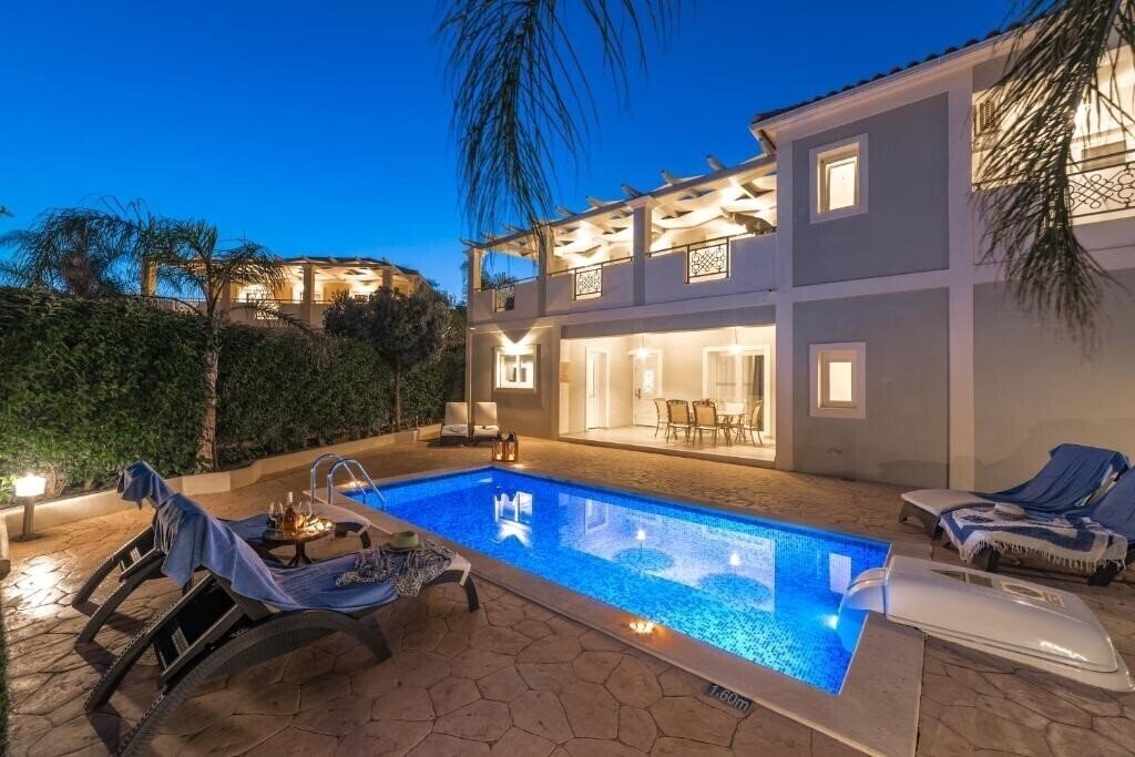 Готель Mamfredas Luxury Resort 3*