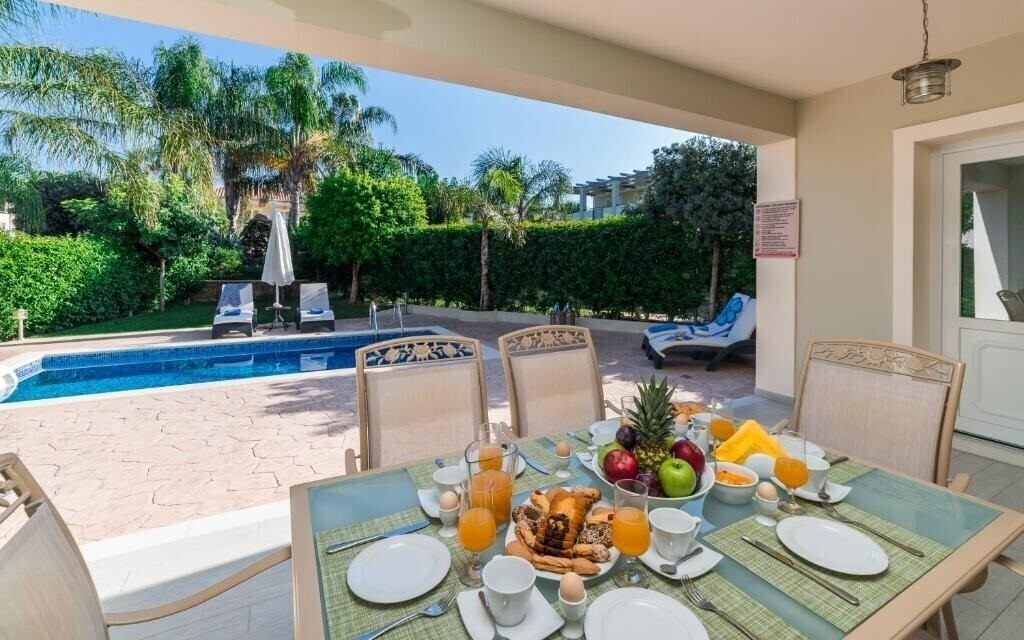 Фото Mamfredas Luxury Resort 3*