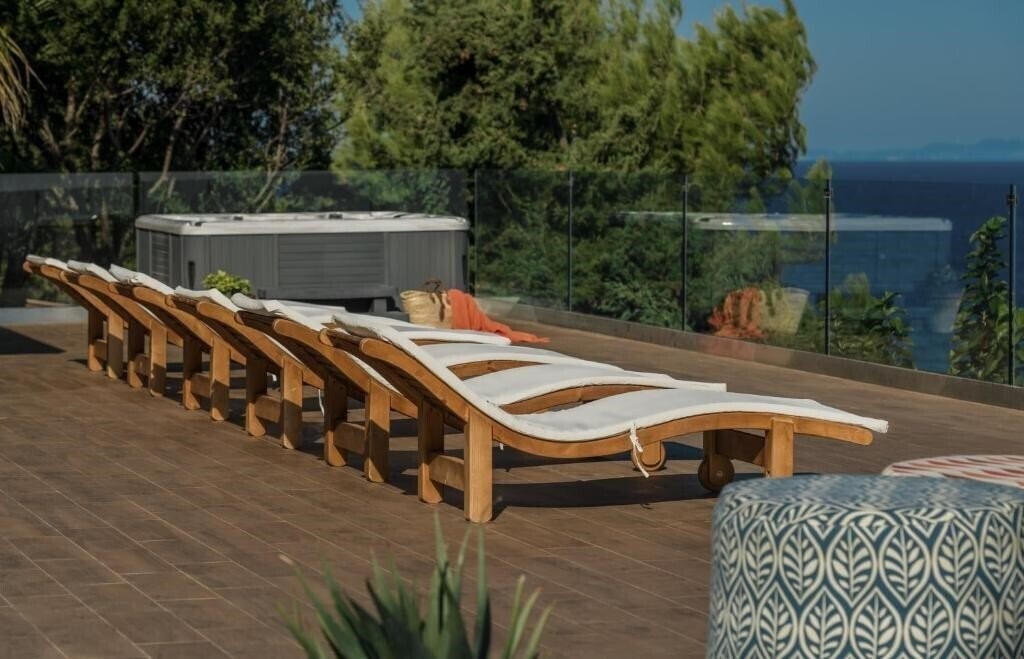 Отель Erietta Luxury Apartments 4*