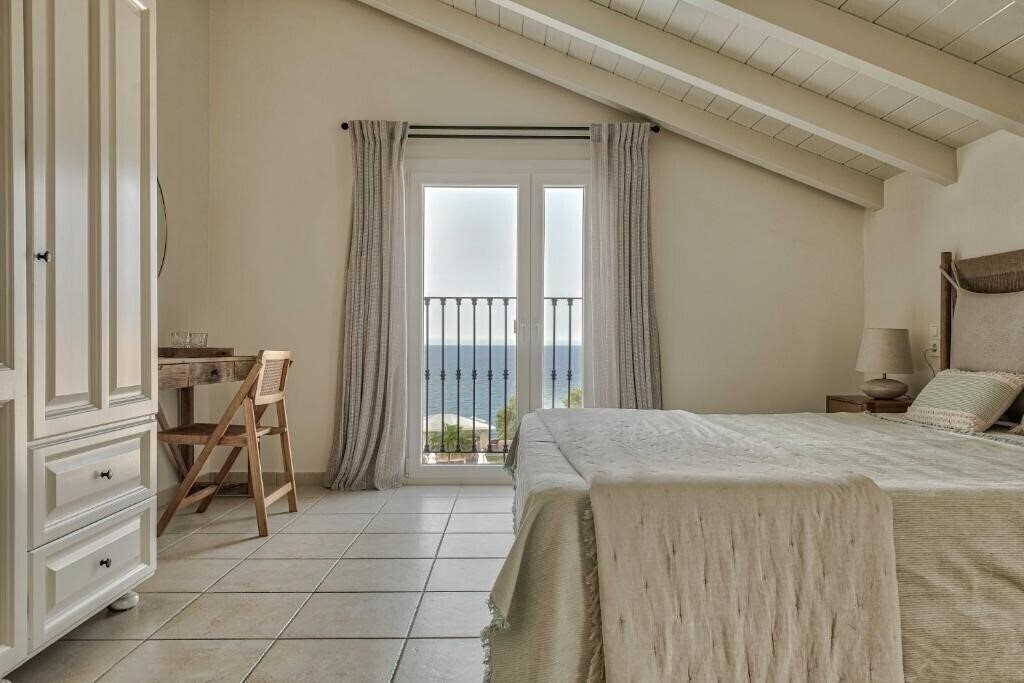 Фото Erietta Luxury Apartments 4*