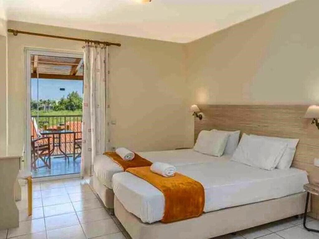 Фото Manousis Aparthotel 3*