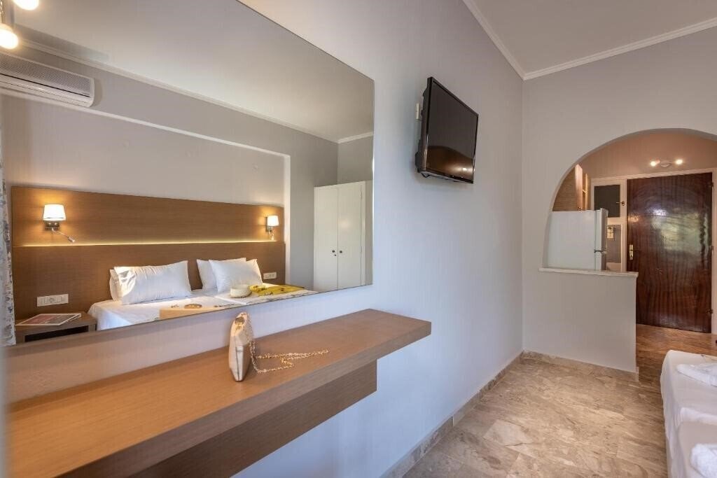 Картинка Maria Studios Villa 3*