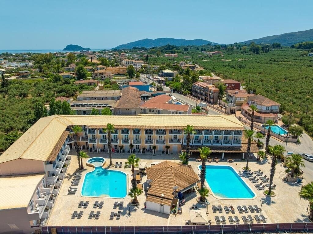Готель Blue Palm Hotel 2*