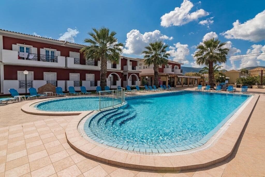 Картинка Yakinthos Hotel Laganas 3*