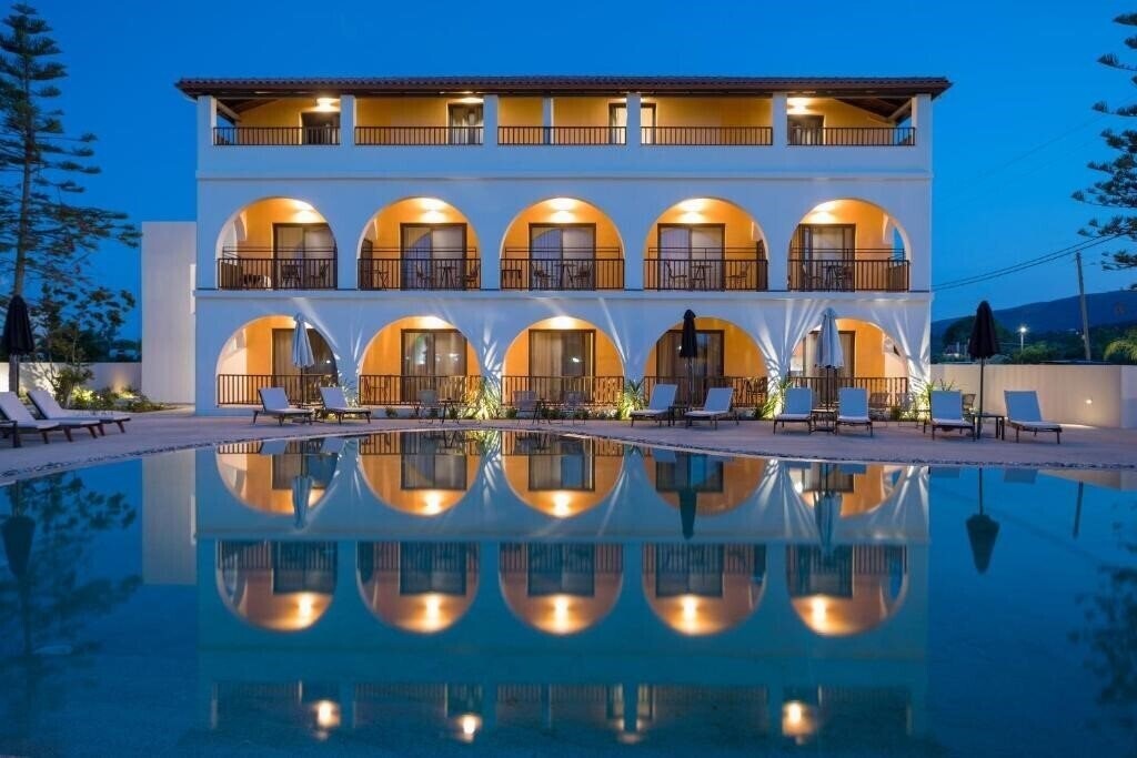 Отель Serenity Luxury Boutique Hotel Agrilia 4*