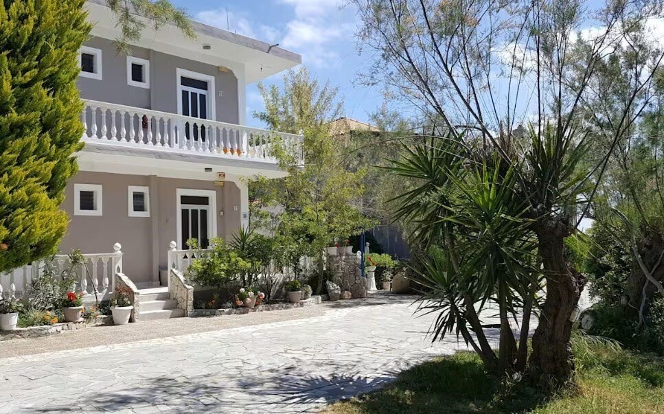 Фотографія Residence Gorgona (Agios Sostis) 3*