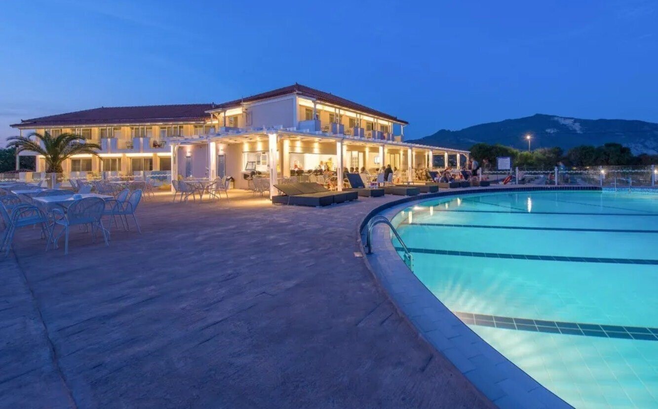 Готель Caretta Sea View 4*