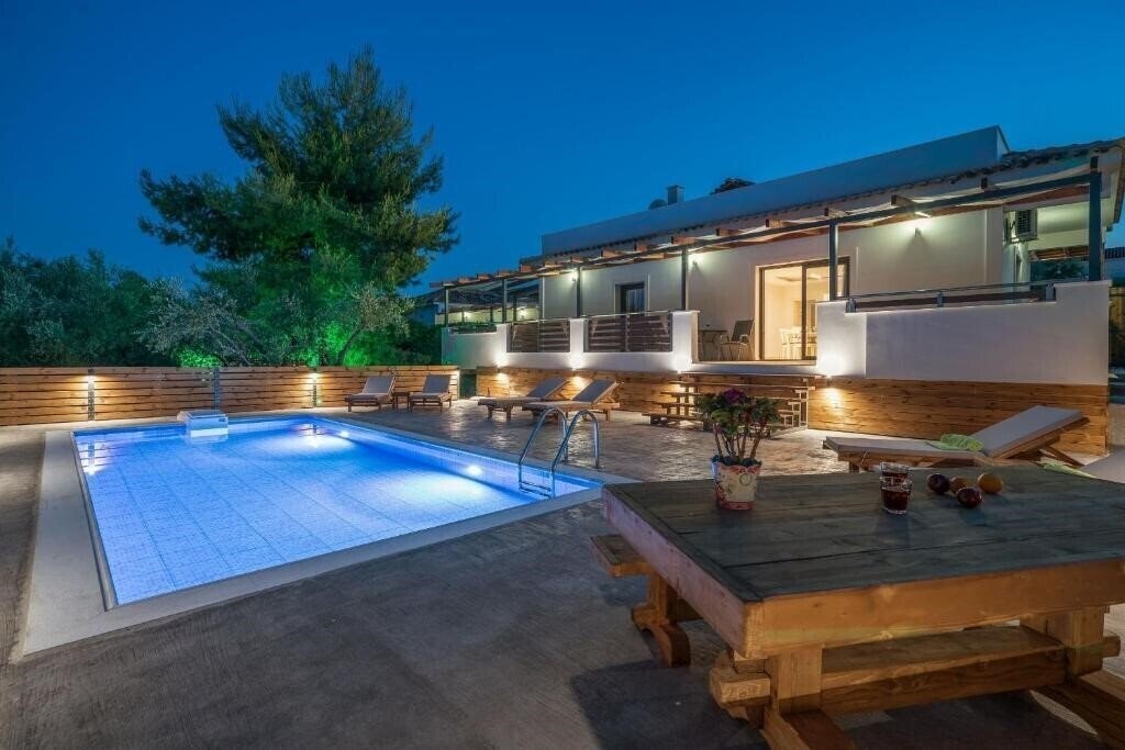 Готель Natura Verde Villas 4*