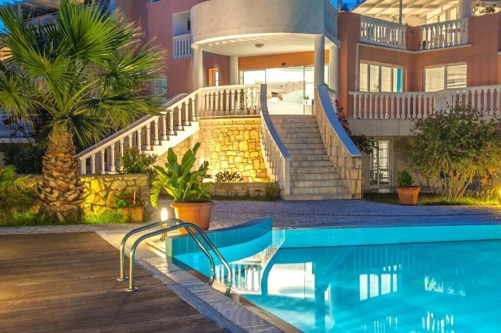 Фото Gerakas Belvedere Hotel & Luxury Suites 4*