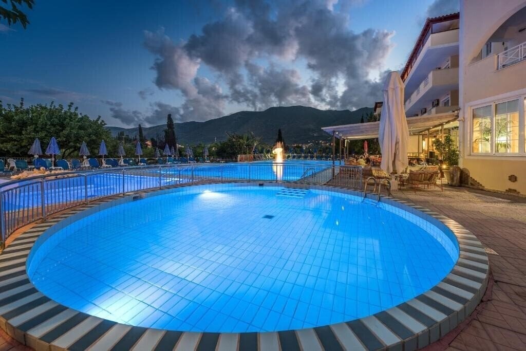 Картинка Koukounaria Aparthotel & Villa 4*