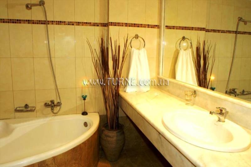 Фото The Plaza Palace 4*