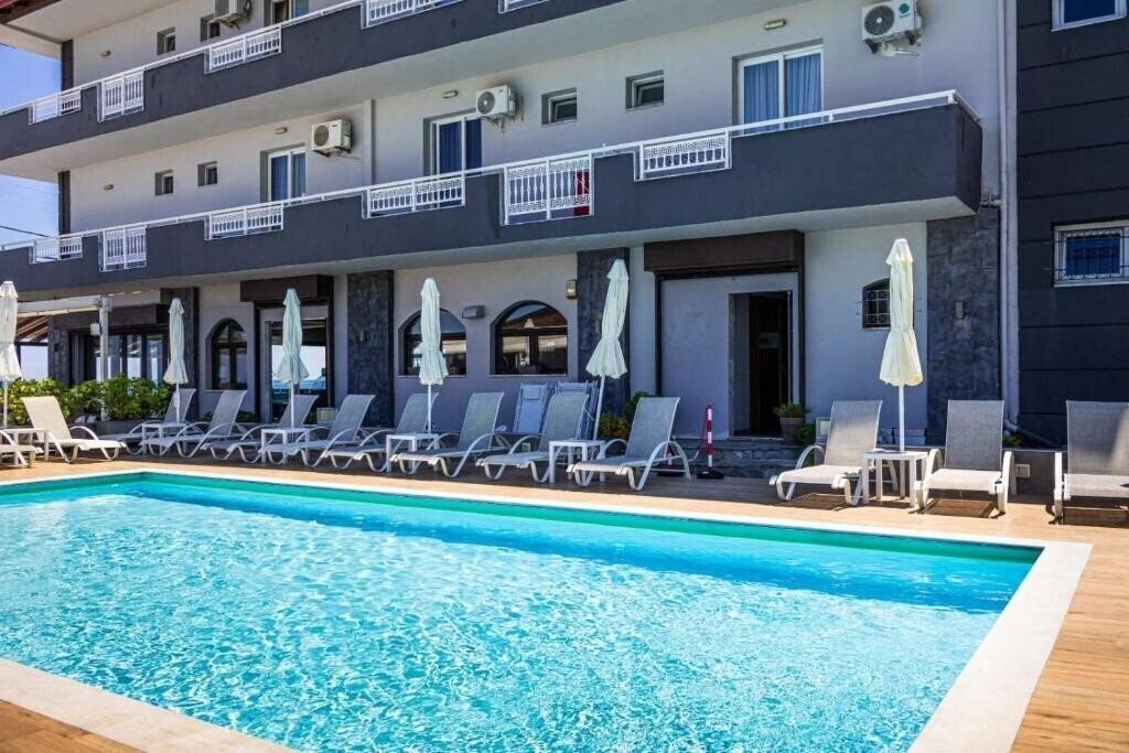 Отель Akrothalassia Hotel 2*