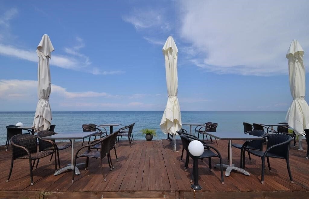 Фото Akrothalassia Hotel 2*