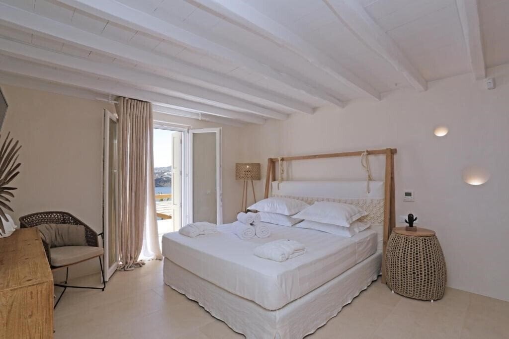 Фото Villa Veneta At Ornos Sea View 4*