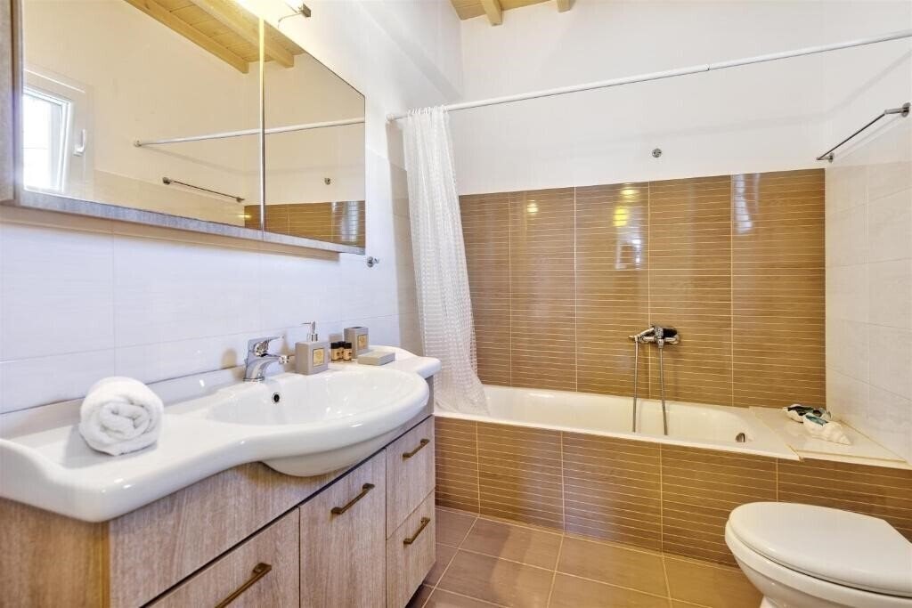 Фотография Jewel Apartments 3*