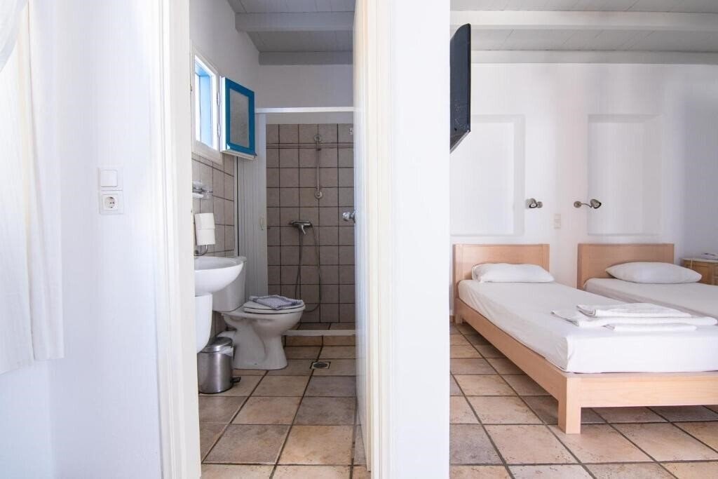 Фото Far Out Village 4*